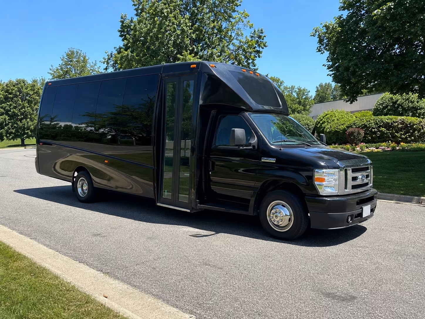 rent a shreveport prom party bus or charter bus today